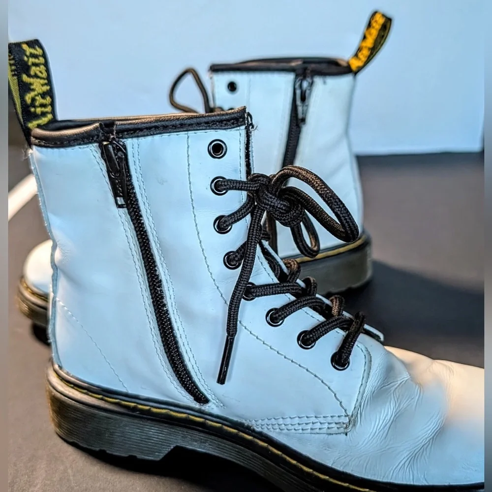 Dr Martens Air Wait White Leather Combat Boots Youth Size 3